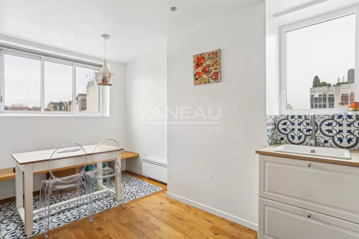 Bien atypique en étage