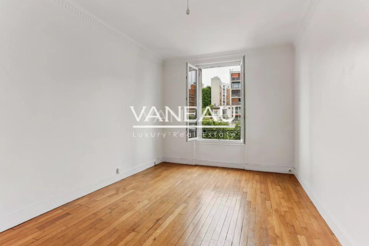 En étage avec ascenseur et sans vis à vis