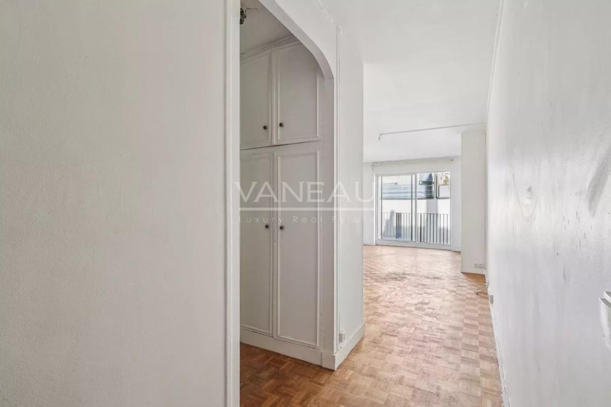 Paris XV ème, grand studio 34.38 m² avec balcon