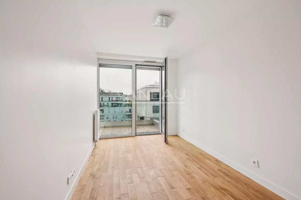 BOULOGNE - ETAGE ELEVE - TERRASSE