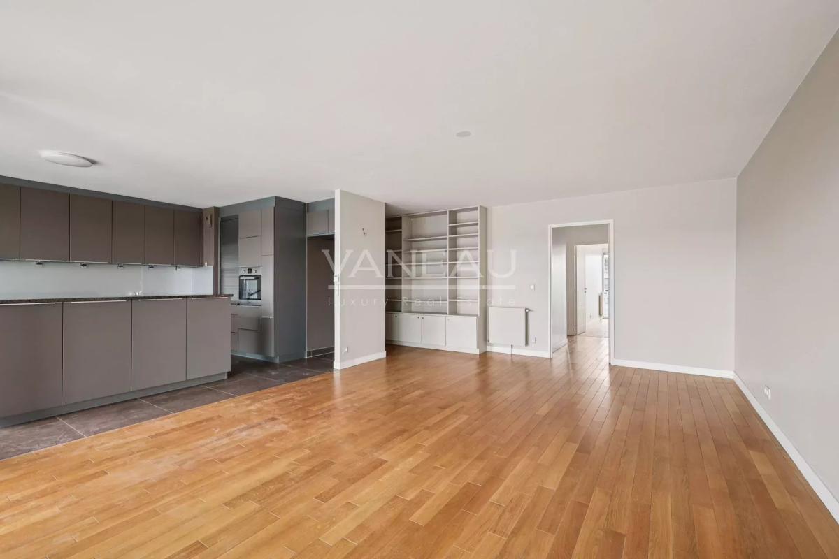 BOULOGNE - ETAGE ELEVE - TERRASSE