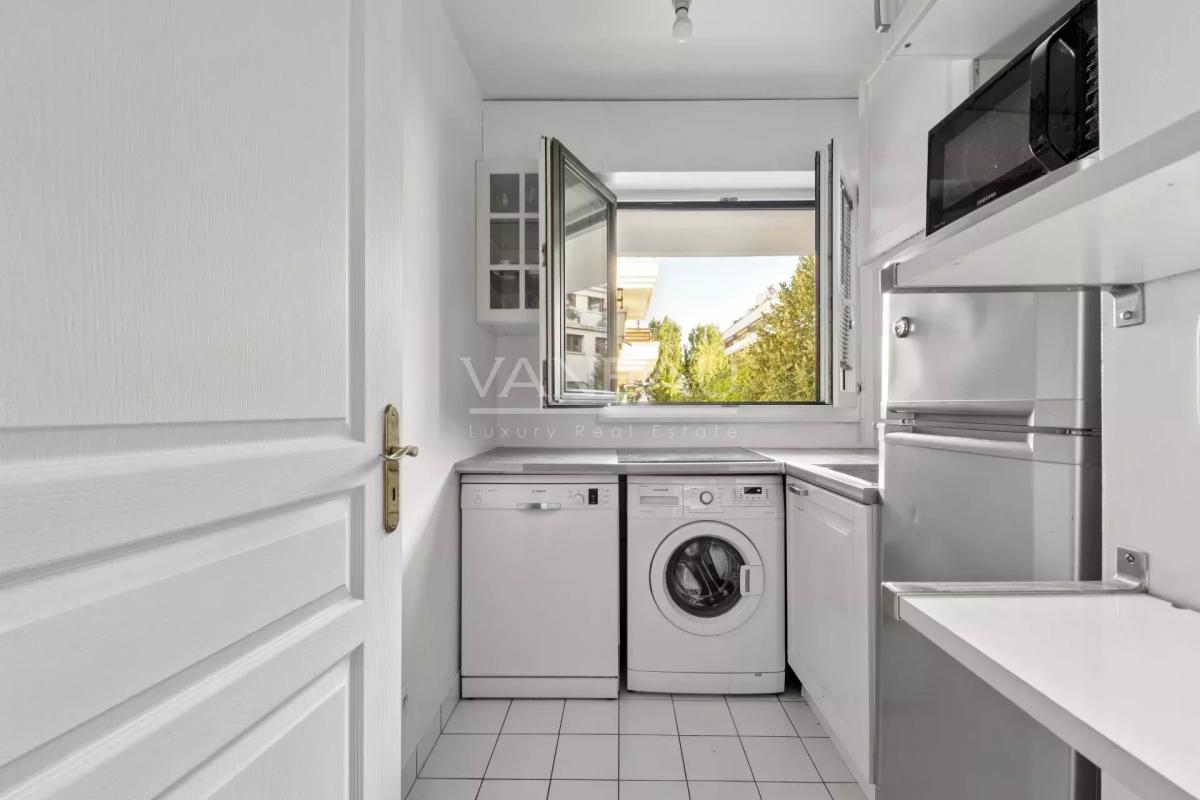 Boulogne-Billancourt / (Porte de Saint-Cloud) - Deux pièces au c