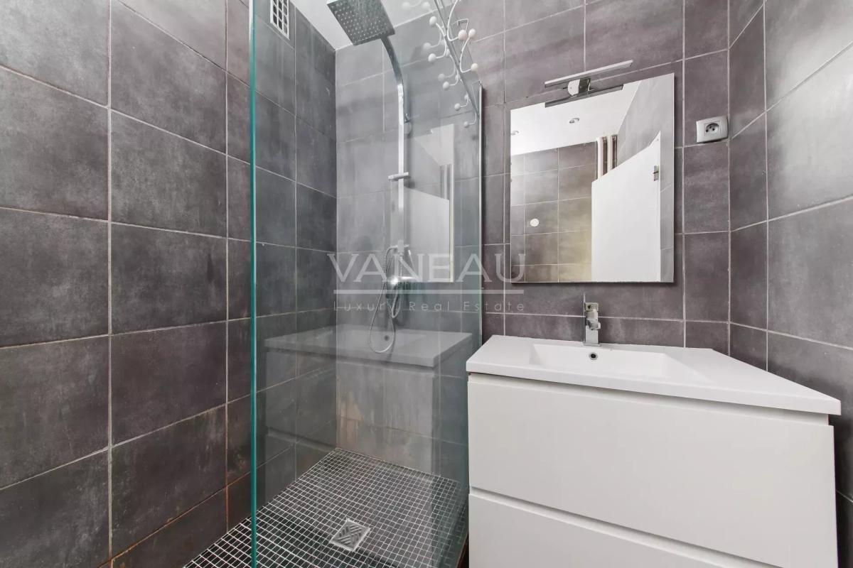 Métro Commerce - Deux pièces