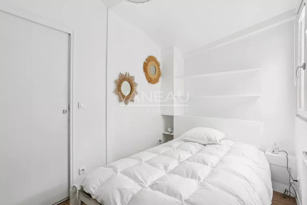 PARIS VIe _ 2P MEUBLEE RUE DE SEINE