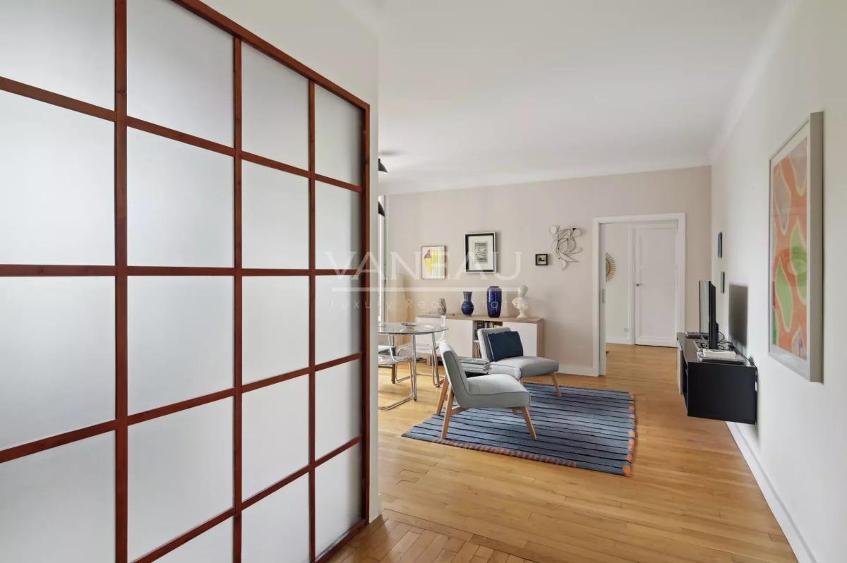 Neuilly - Boulevard de la Saussaye 