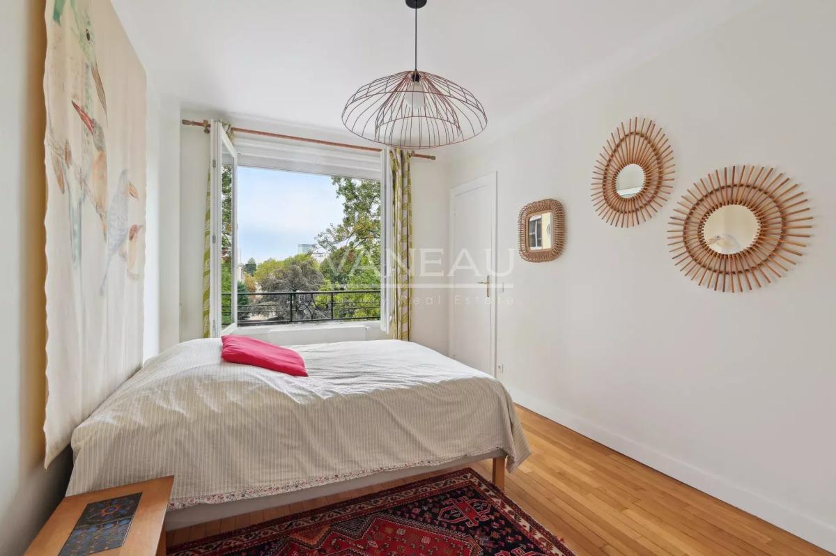 Neuilly - Boulevard de la Saussaye 