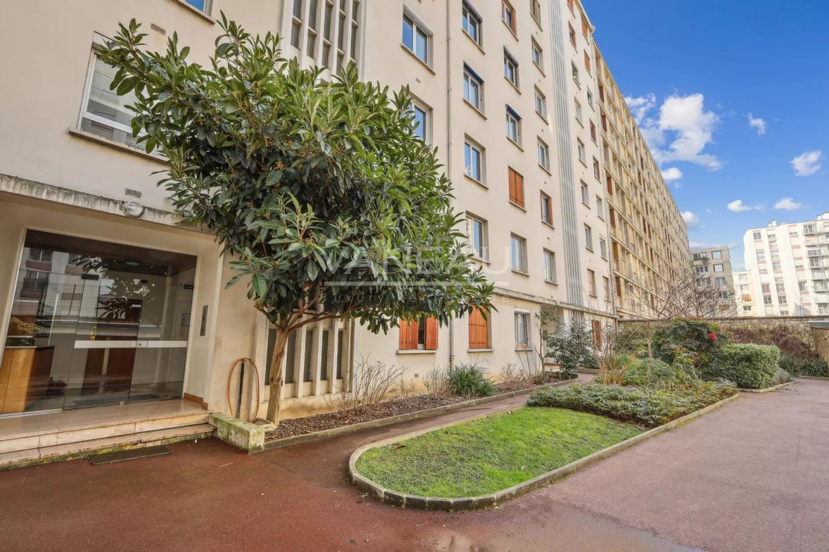 Paris XVe - Appartement quatre pièces avec loggia