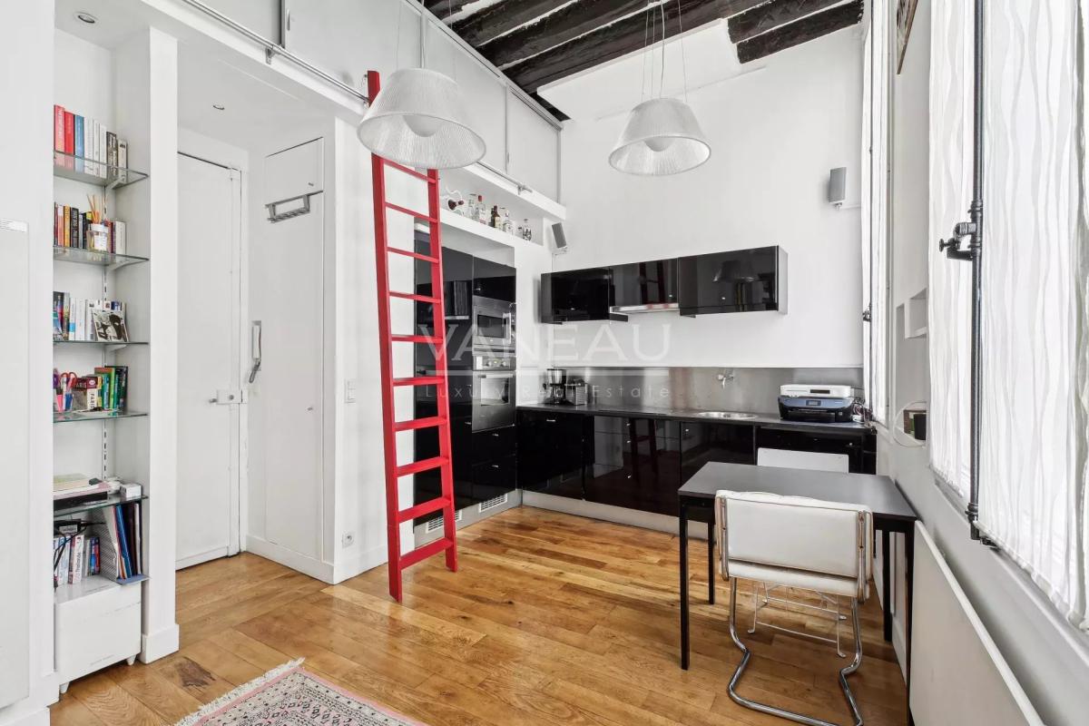 Paris 4 - Saint Paul - Duplex de charme