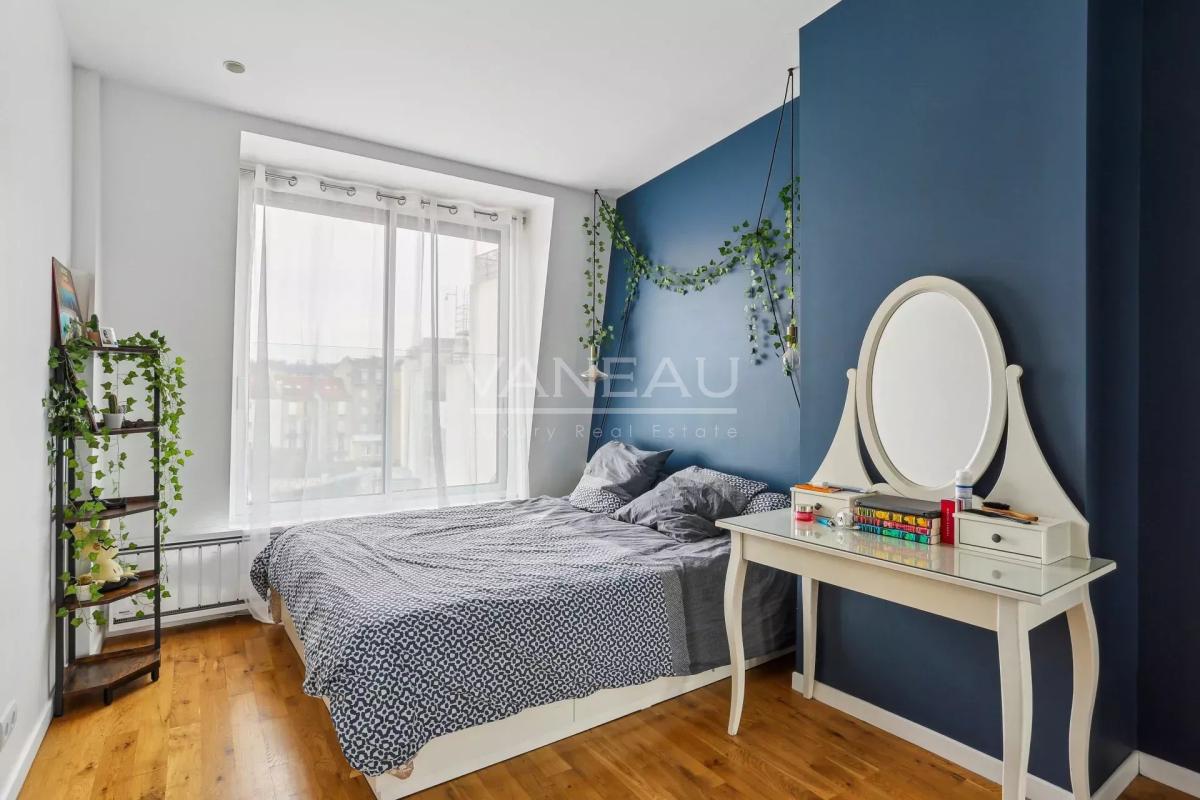 Bien atypique en étage