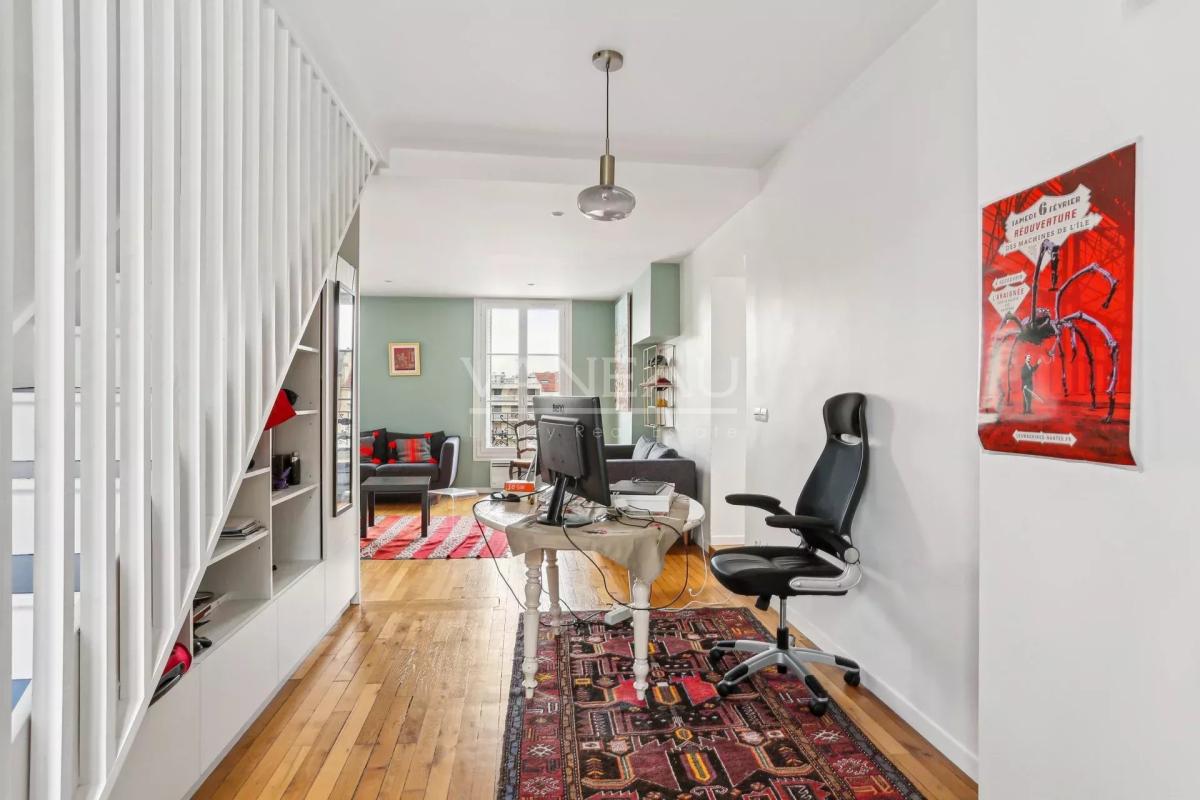Bien atypique en étage