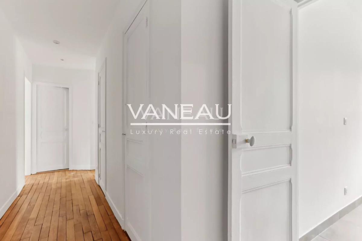 En étage avec ascenseur et sans vis à vis