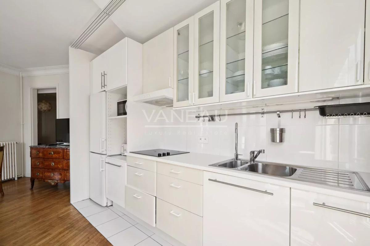 En étage avec ascenseur, vue dégagée et soleil