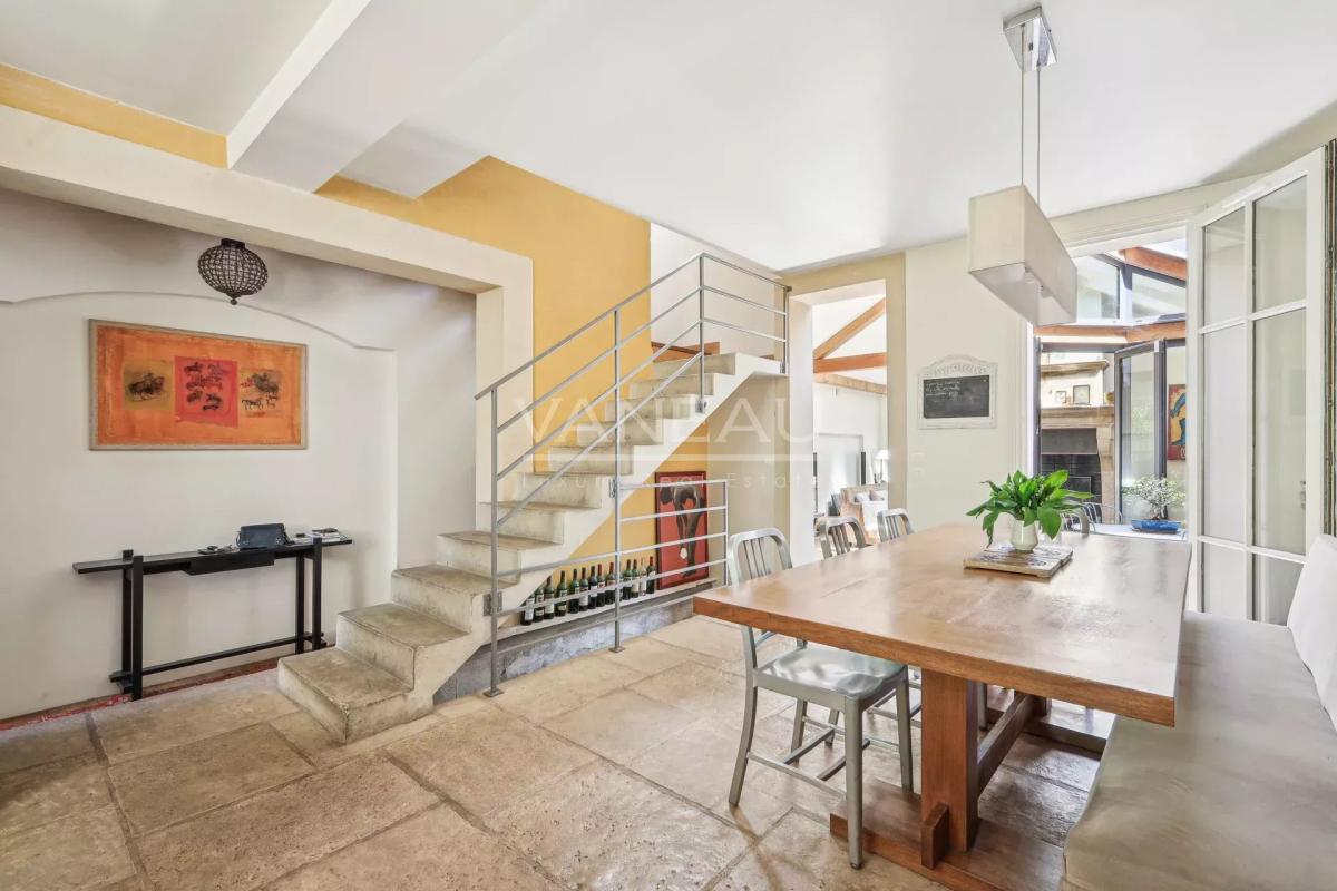 Quatre chambres et une grande pièce de vie