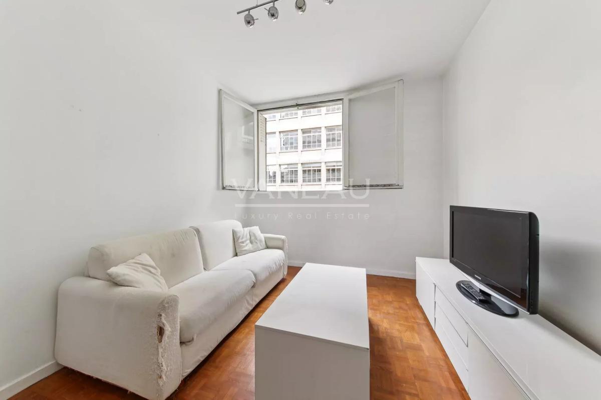 Métro Commerce - Deux pièces