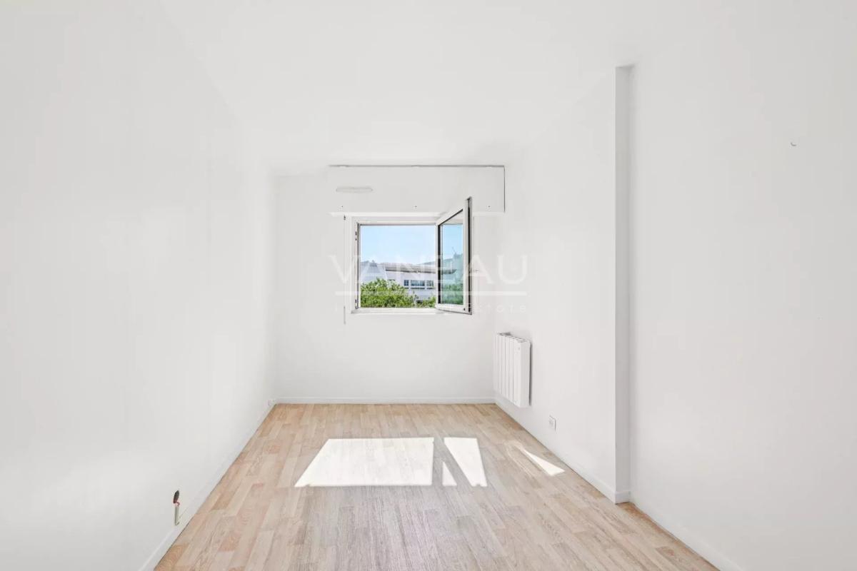 Paris 15e Javel / Convention - 4 pièces avec loggia exposée Sud-