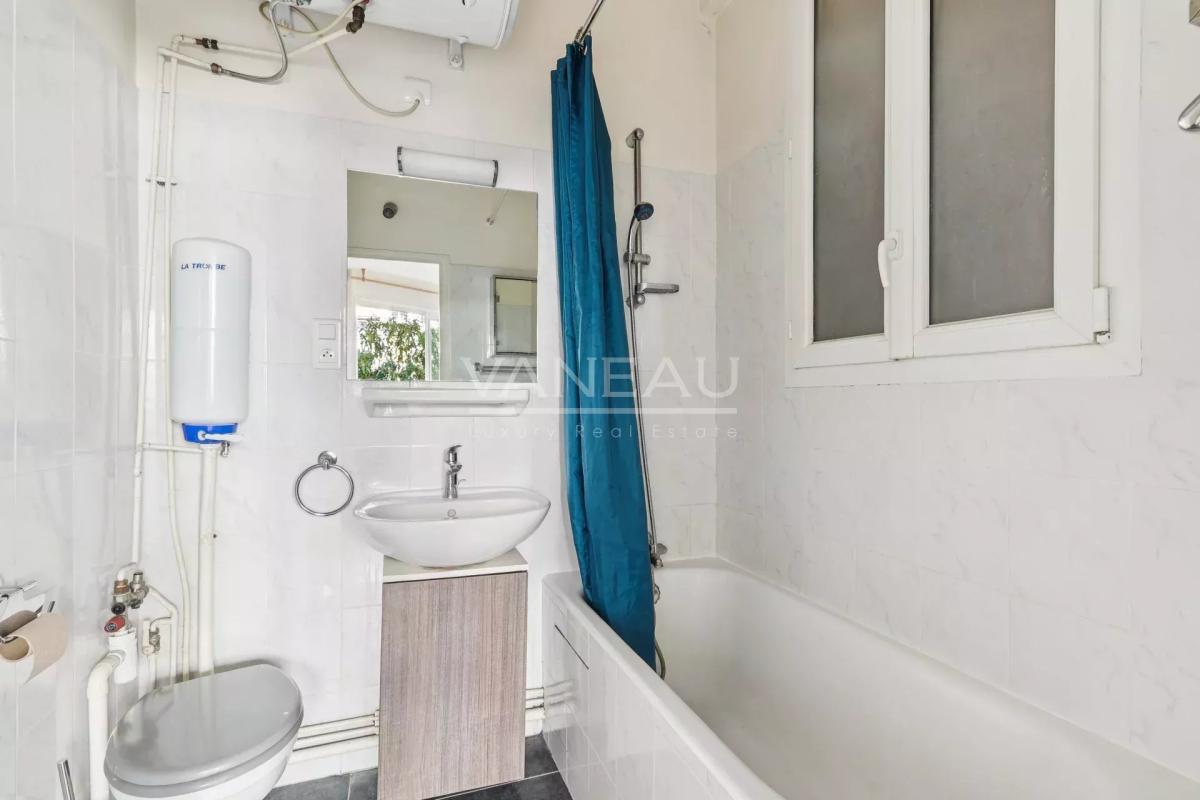 PARIS XV - Appartement deux pièces/ Poss professions libérales