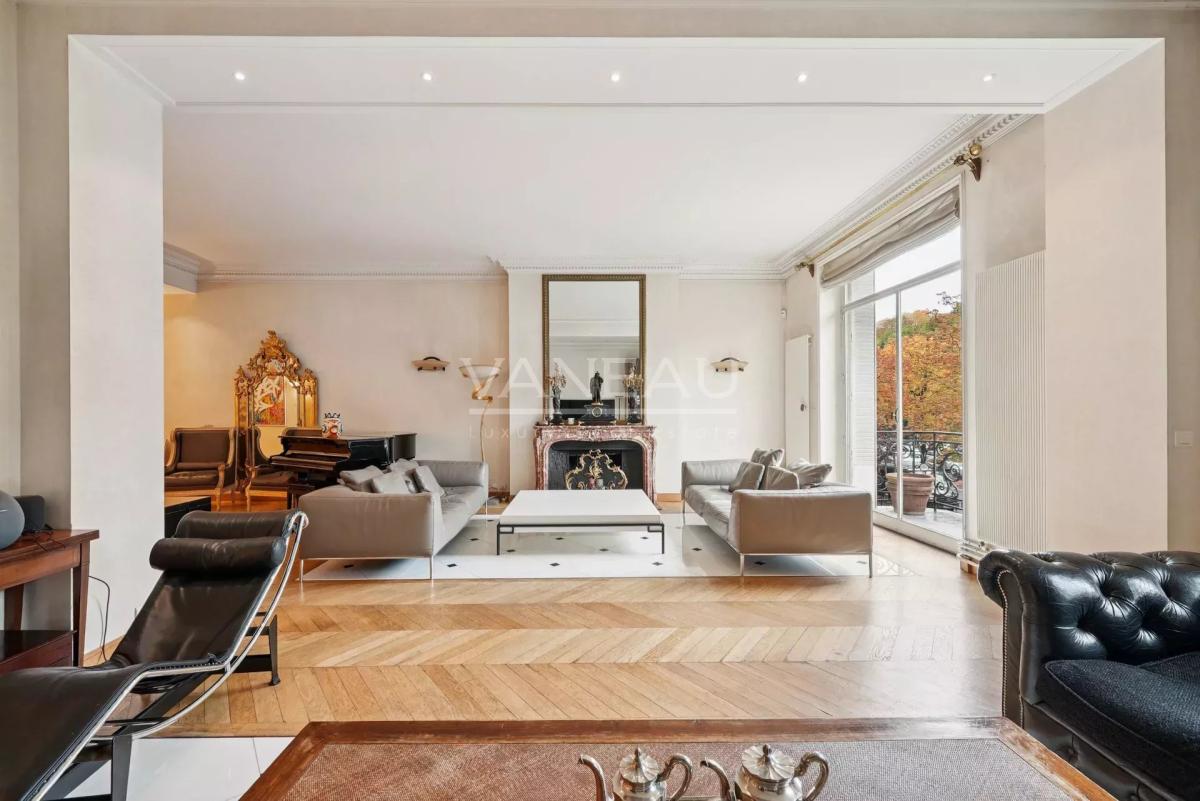 Paris XVIe - Trocadéro.