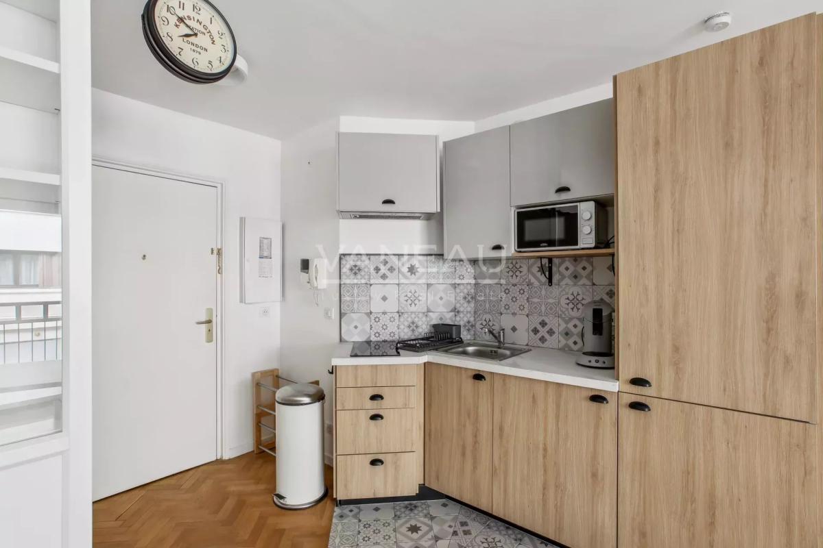 PARIS XIIème - Studio immeuble moderne