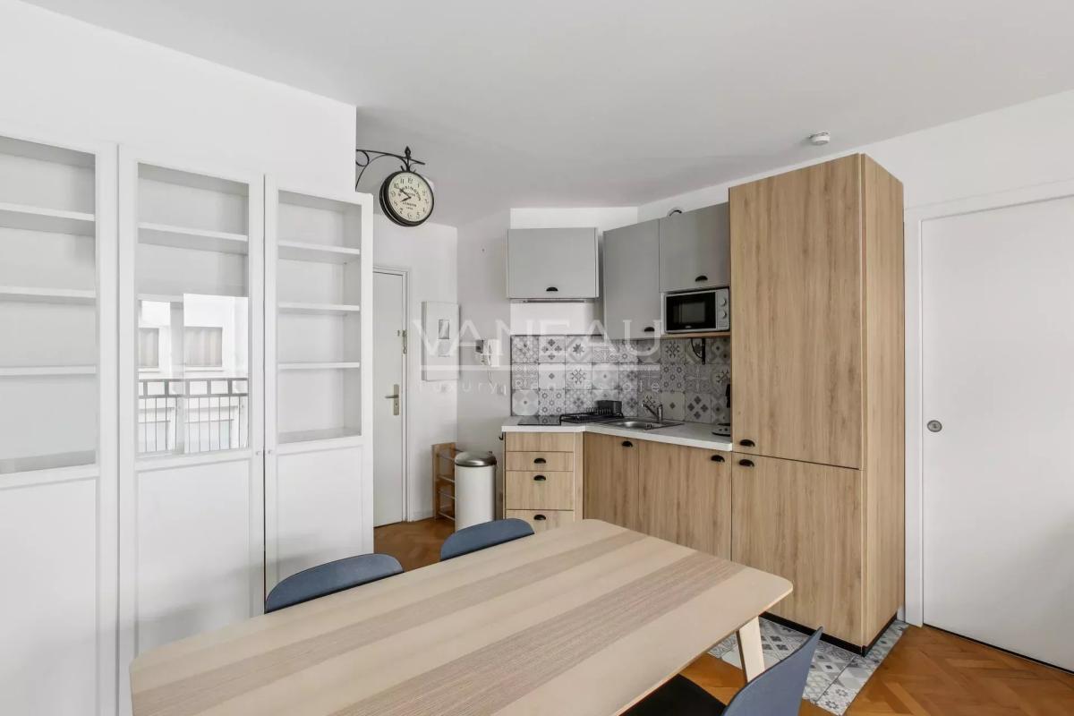 PARIS XIIème - Studio immeuble moderne