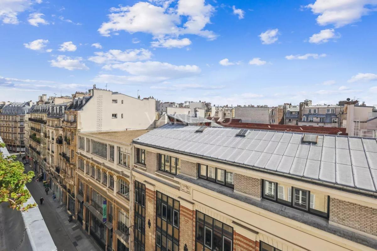 Paris IIème - Dernier étage avec ascenseur - vue dégagée