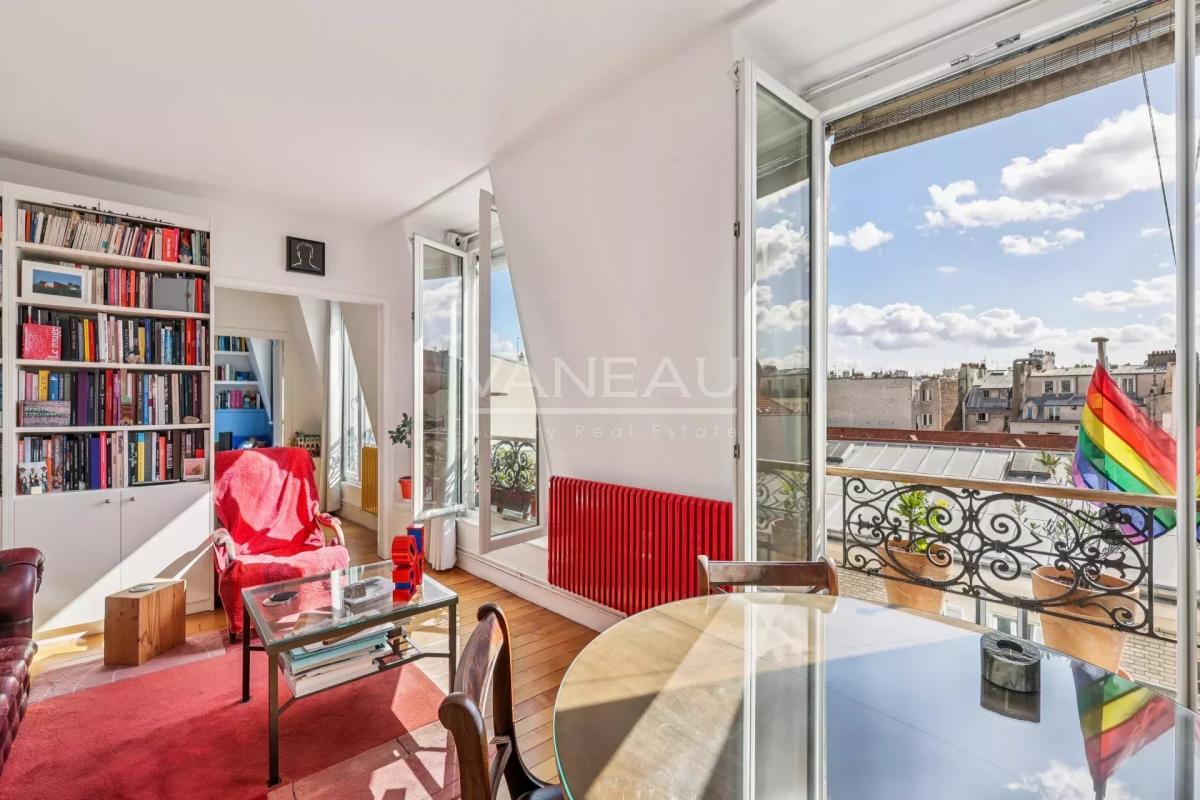 Paris IIème - Dernier étage avec ascenseur - vue dégagée