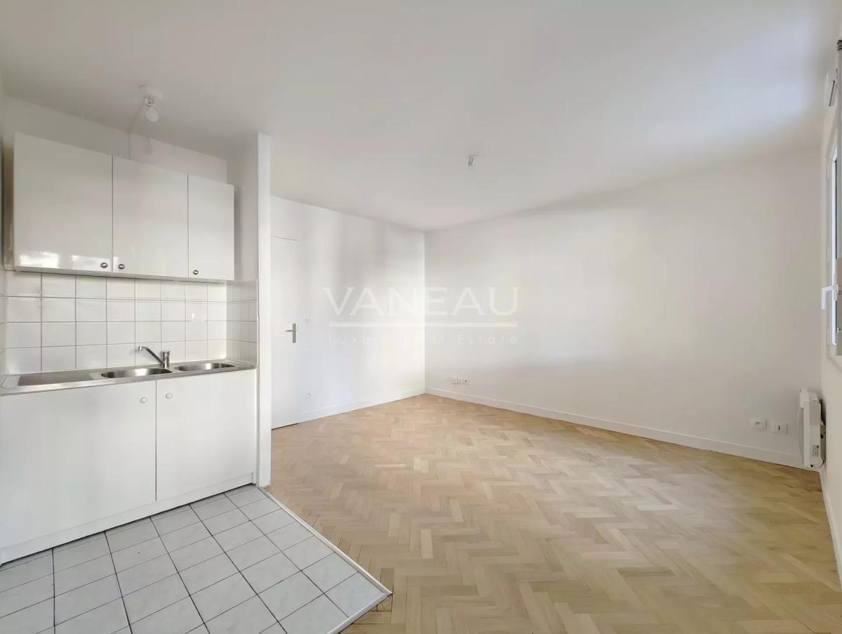 Saint Mandé - Mairie / Bois de Vincennes - 2 Pièces bon état DPE