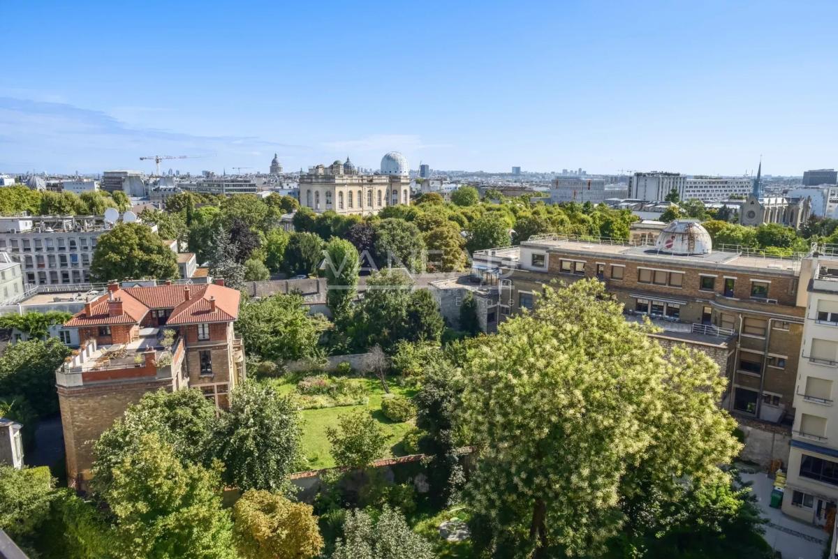 Paris XIVe – dernier étage avec terrasse panoramique