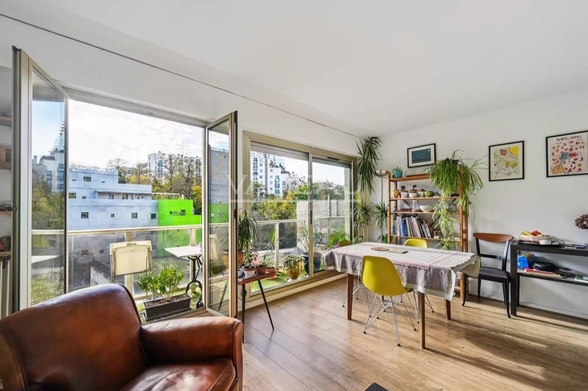 PARIS XV - Lourmel / Convention - Bel appartement avec balcon