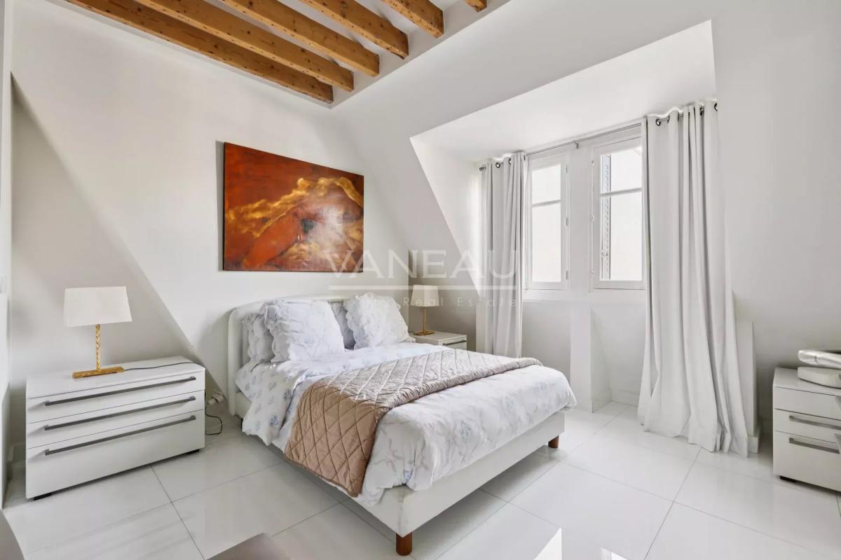 PARIS XVIe - Victor Hugo - Bel appartement dernier étage, vue To