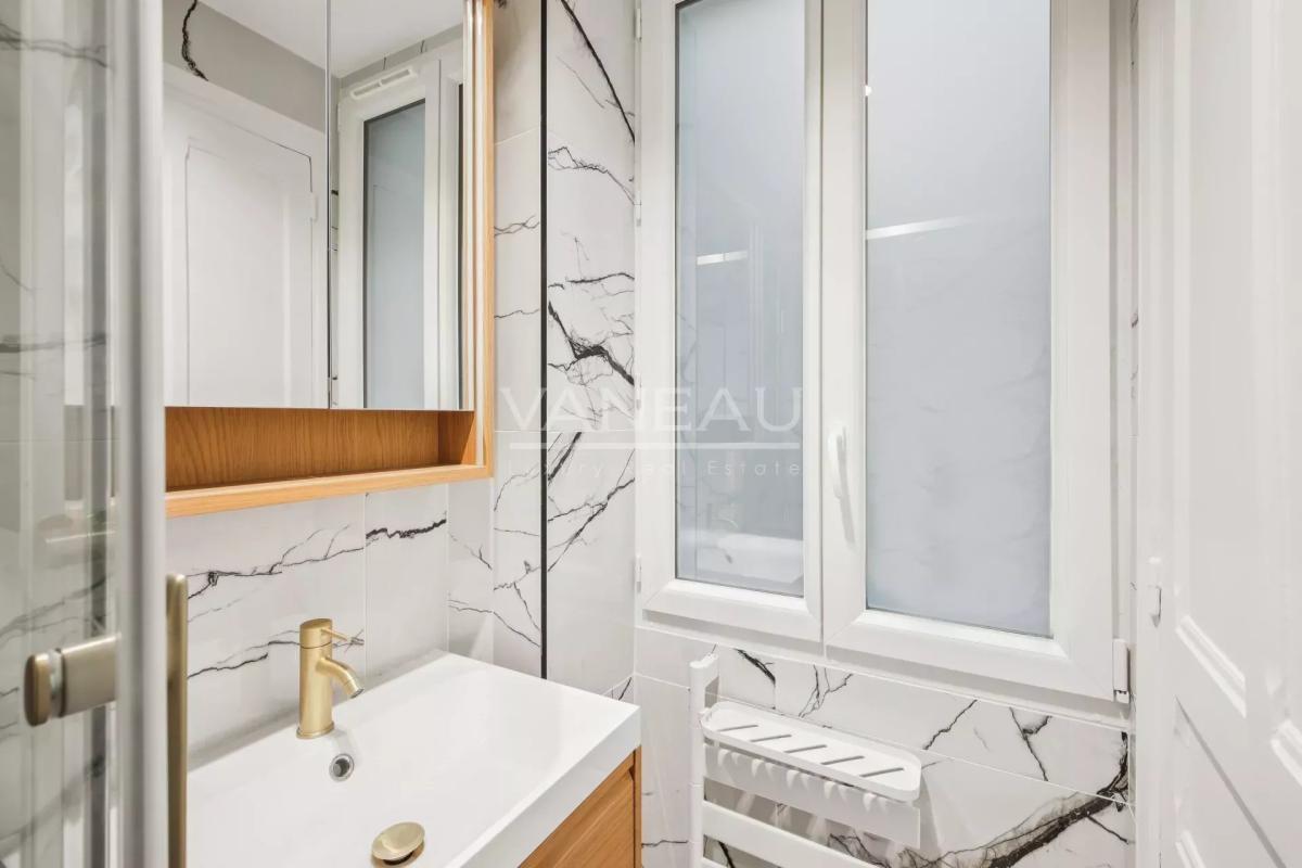 Boulogne - En étage avec ascenseur - Charme de l'ancien