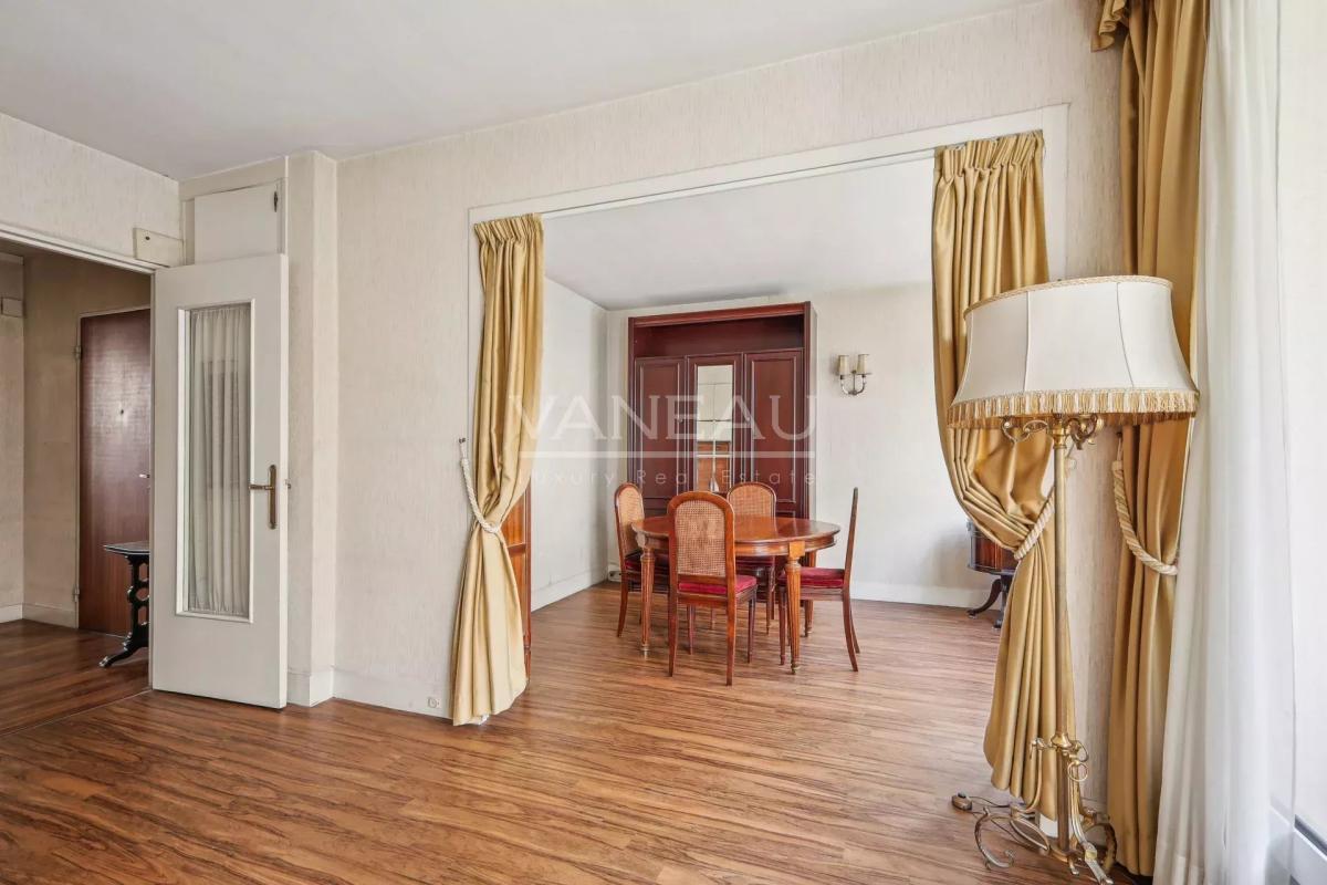 Paris XVe - Appartement quatre pièces avec loggia