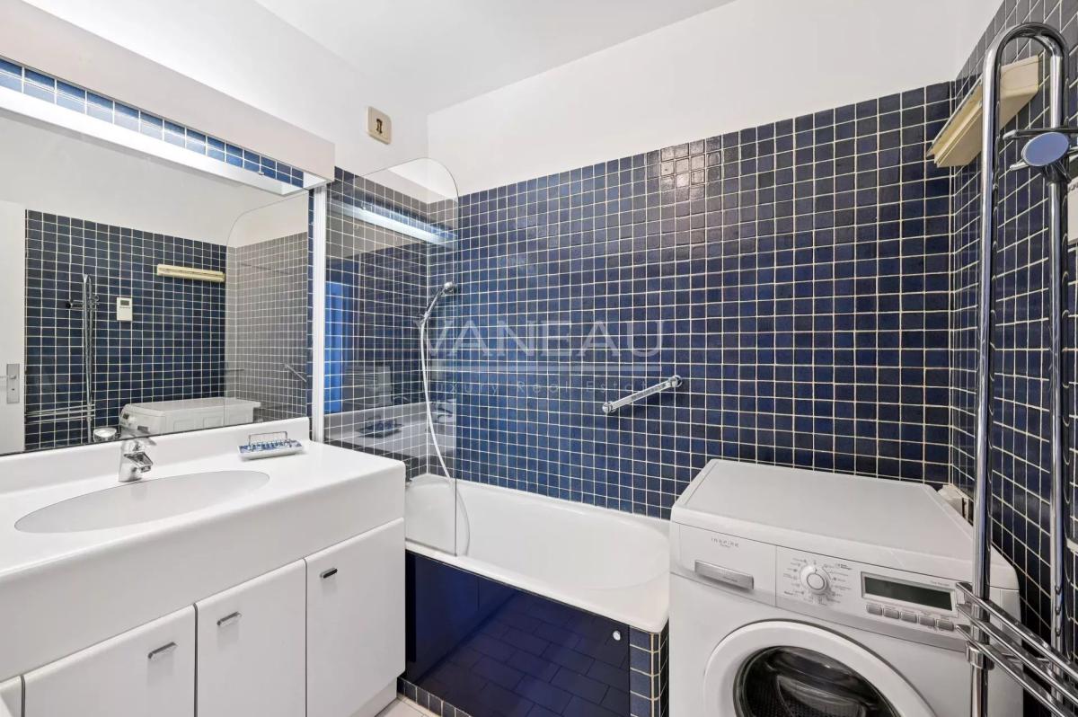 Paris XV - Volontaires / Pasteur : Appartement trois pièces avec