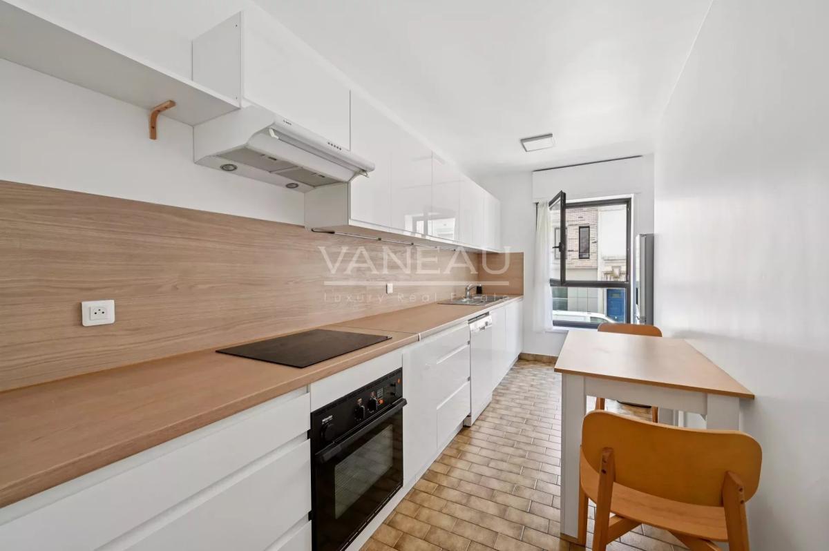 Paris XV - Volontaires / Pasteur : Appartement trois pièces avec