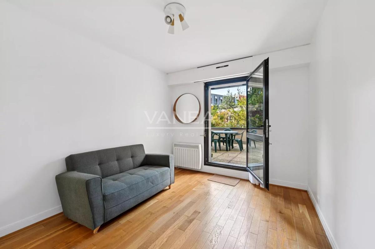 Paris XV - Volontaires / Pasteur : Appartement trois pièces avec