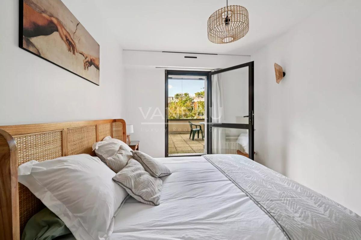 Paris XV - Volontaires / Pasteur : Appartement trois pièces avec