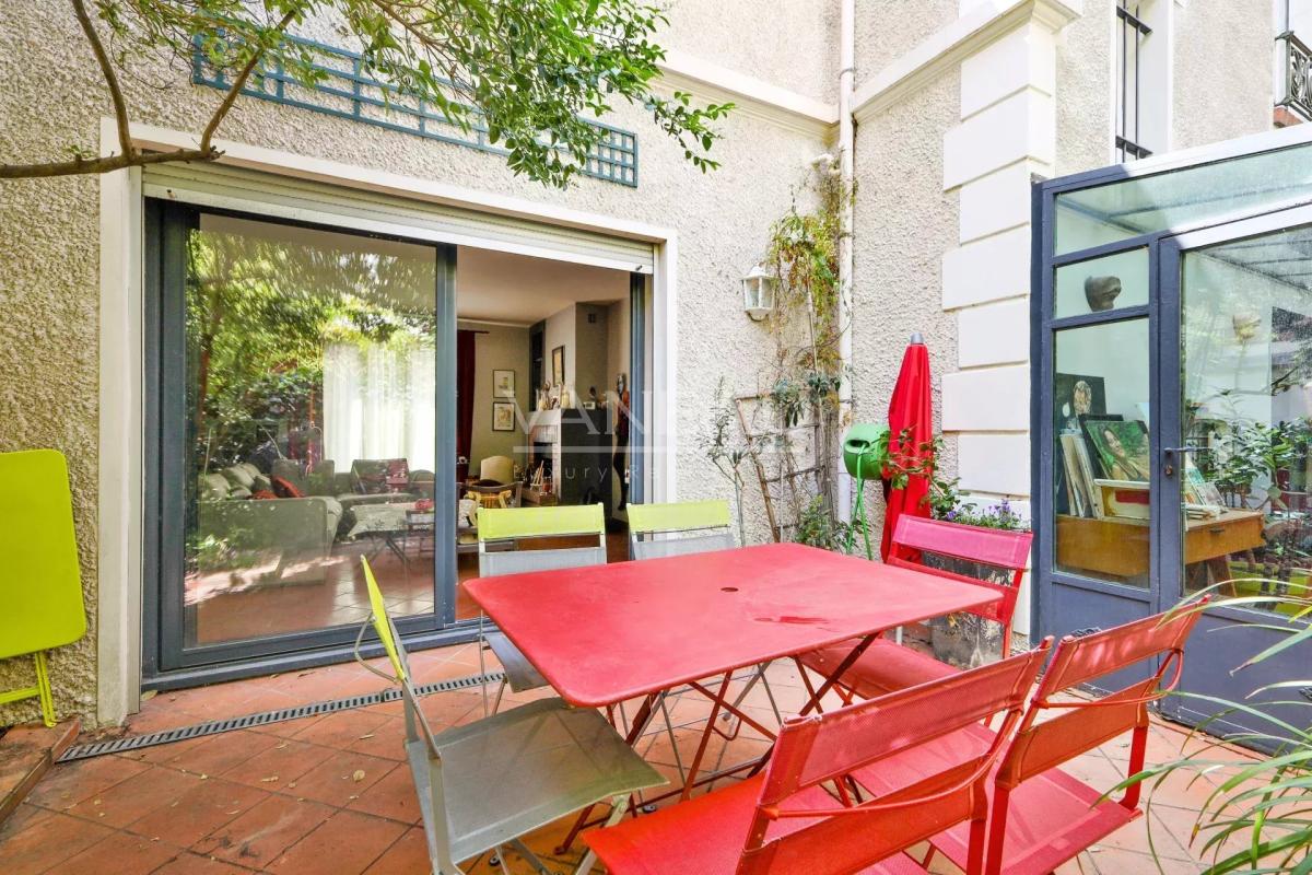 Villa privée, maison familiale avec extérieur