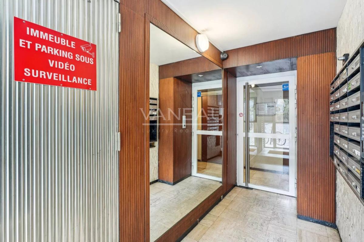 Studio au calme, au pied de Montmartre