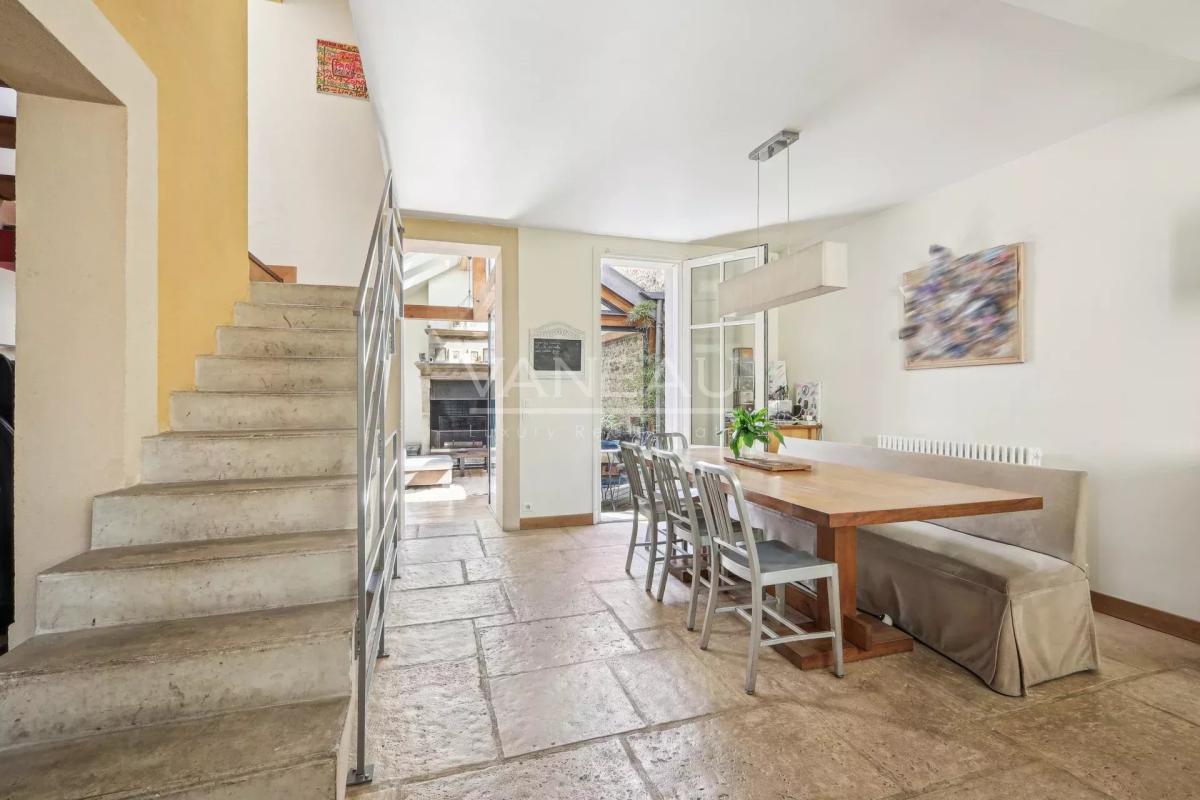 Quatre chambres et une grande pièce de vie