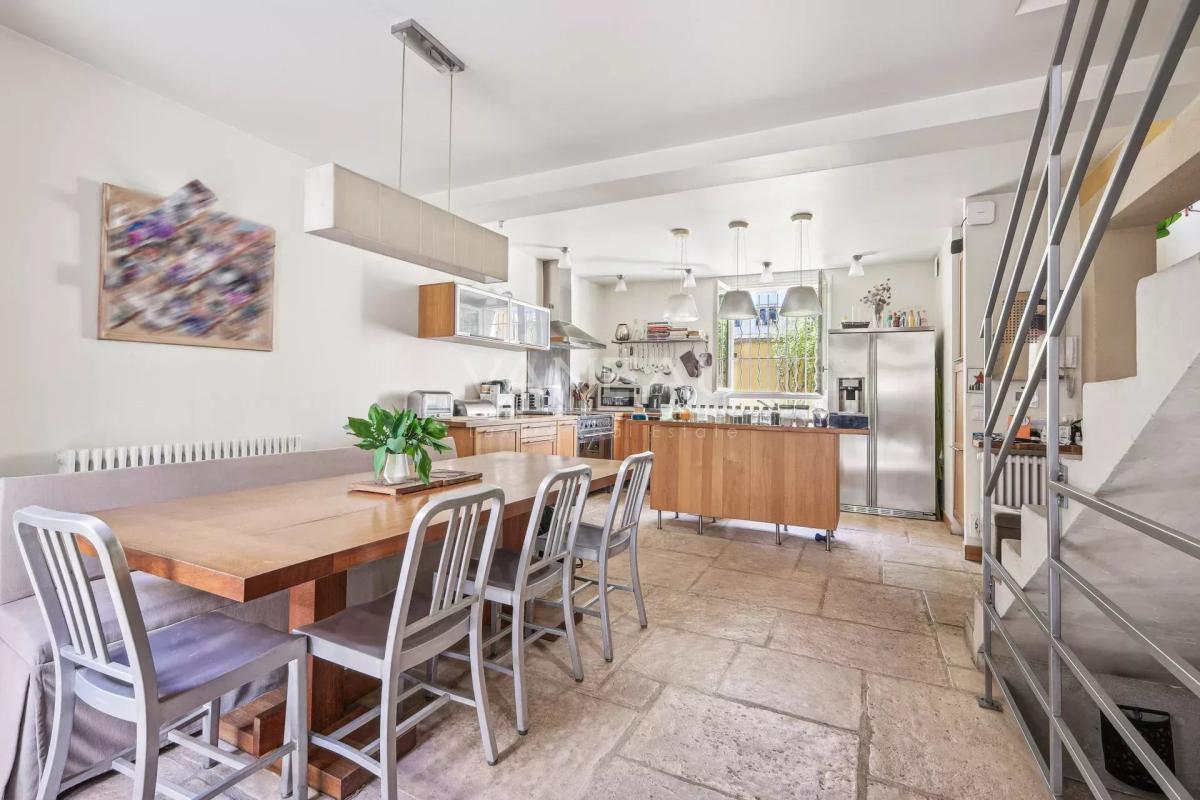 Quatre chambres et une grande pièce de vie