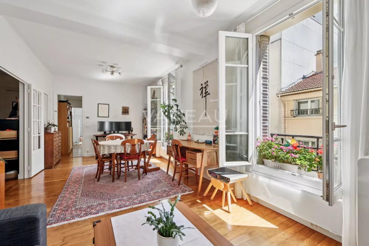 Bel ancien exposé sud avec parking