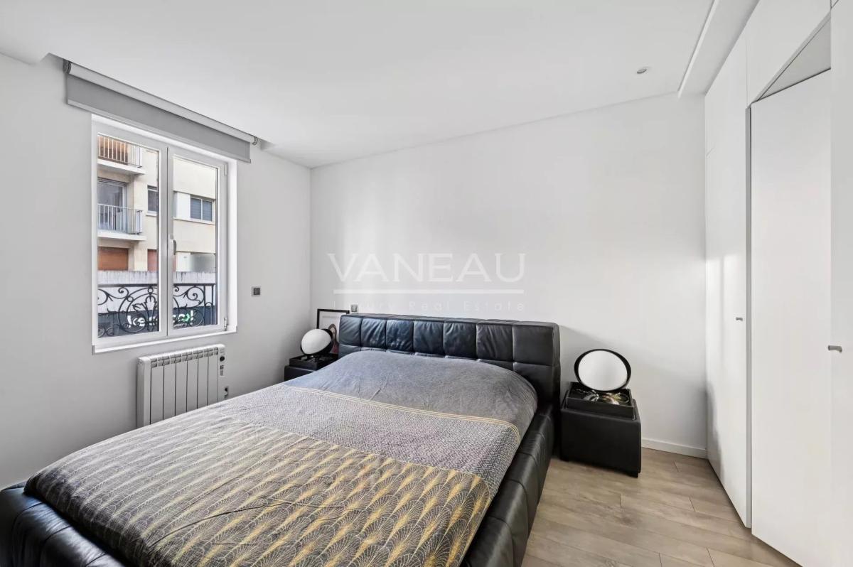 XVe -  Rond-Point Saint-Charles. Comme une maison.