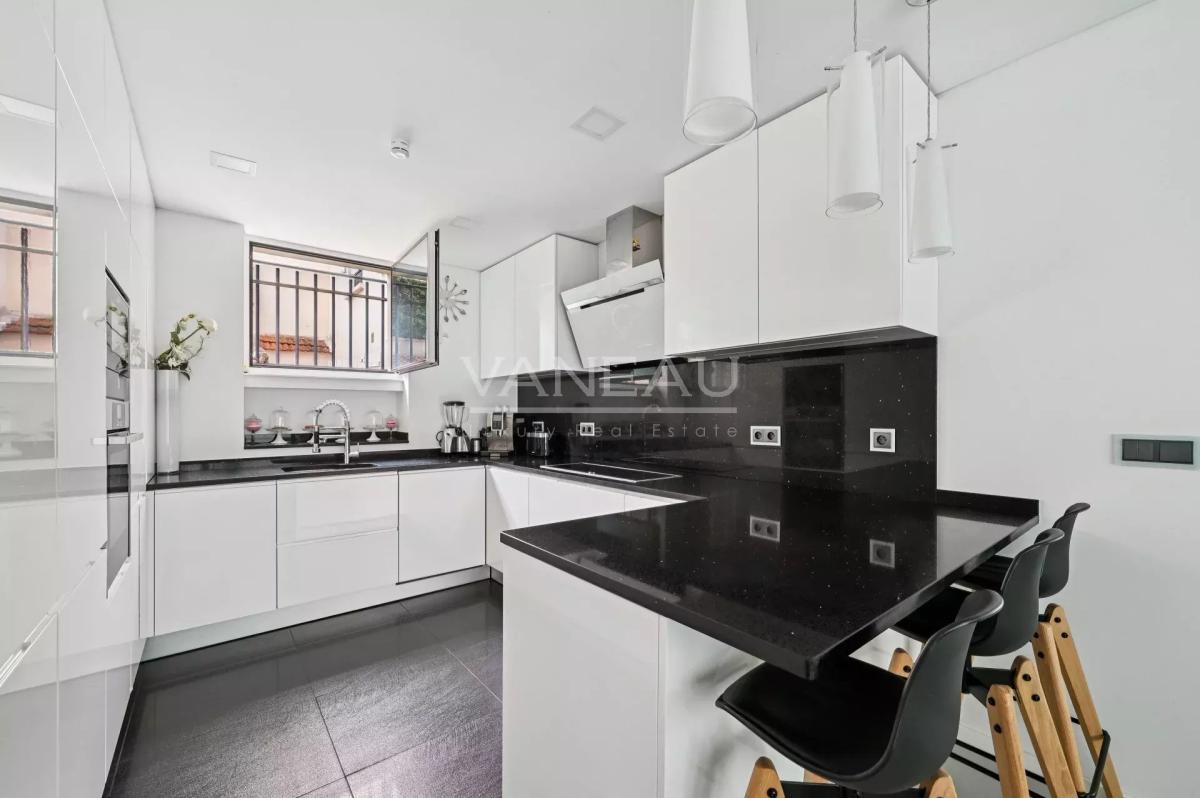 XVe -  Rond-Point Saint-Charles. Comme une maison.