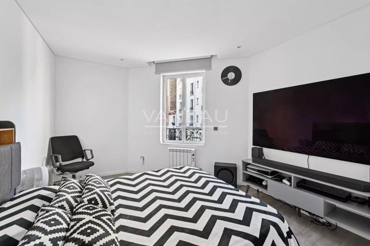 XVe -  Rond-Point Saint-Charles. Comme une maison.