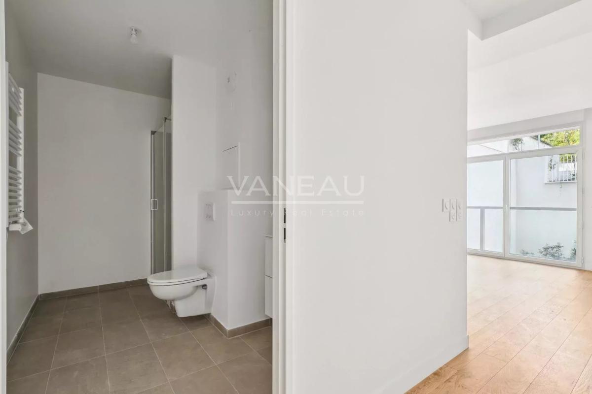 Issy-les-Moulineaux - Deux pièces rénové DPE C