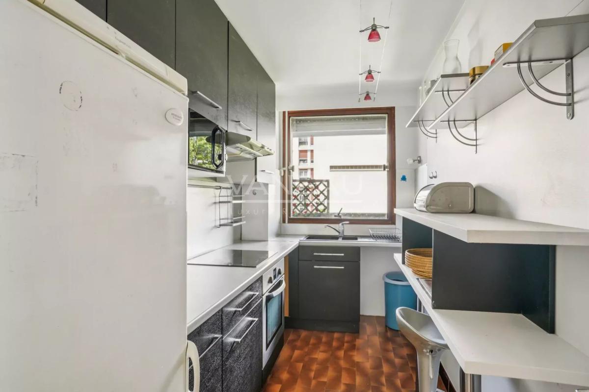 Paris XVe - Volontaires-Blomet - Appartement trois pièces avec b