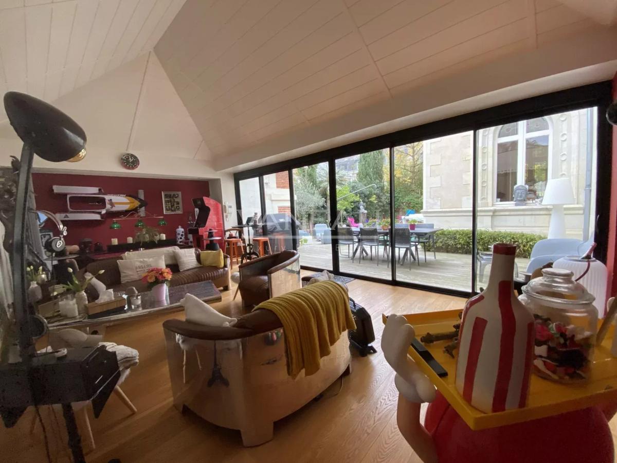 Somptueux Manoir rénové au coeur d' Angers avec piscine