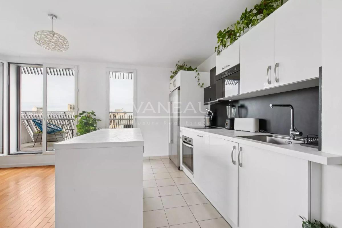 BOULOGNE - DERNIER ETAGE - BALCON / TERRASSE