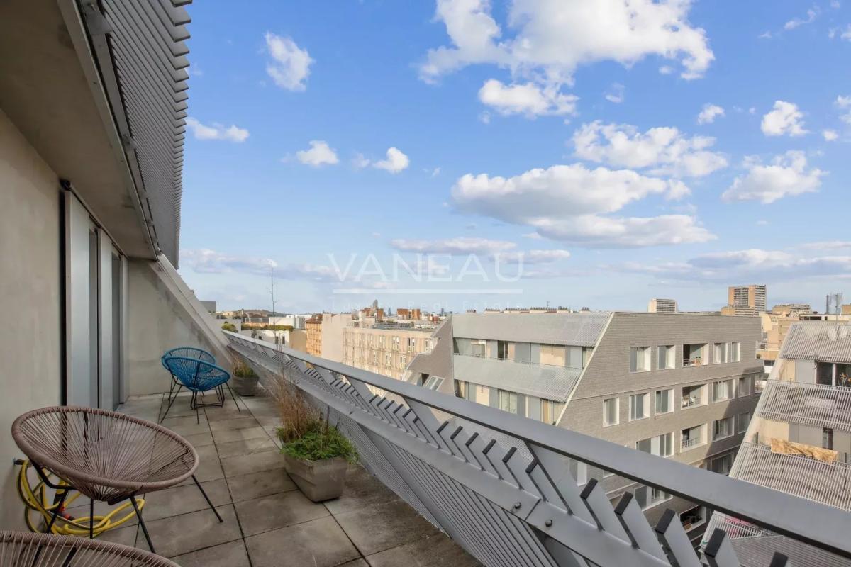BOULOGNE - DERNIER ETAGE - BALCON / TERRASSE