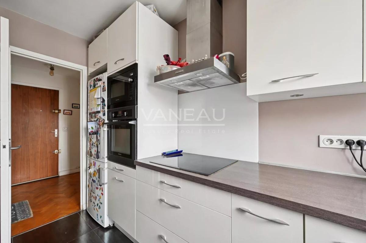 PARIS XV - Pasteur / Montparnasse - Appartement trois pièces