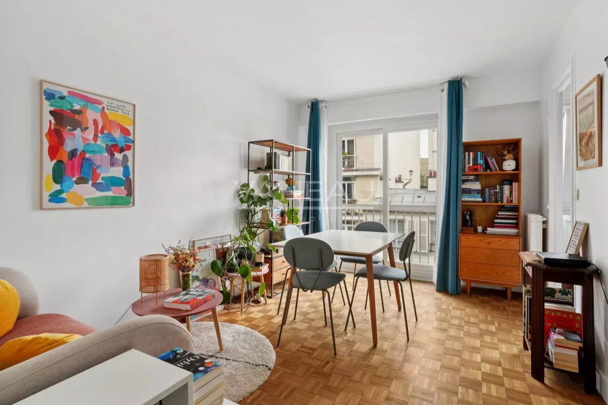 Paris XVe - Sèvres Lecourbe / Blomet : Studio calme et lumineux